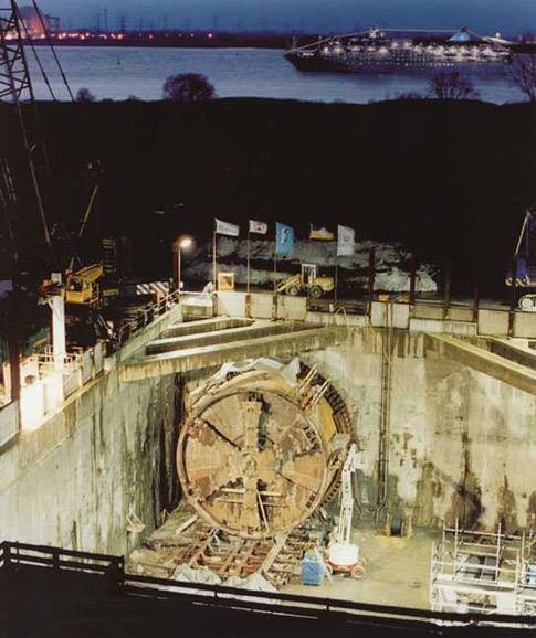 Modern tunnelling shield and the constructed segment tunnel